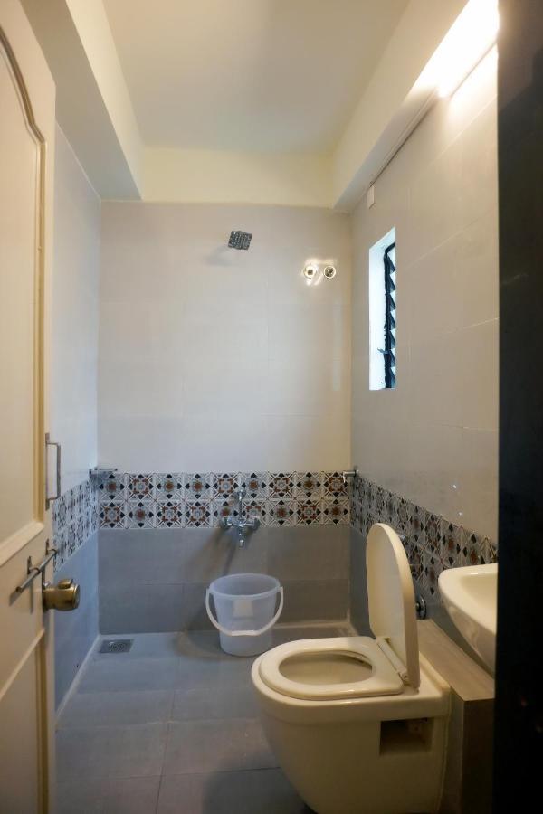 Hotel Nova Sk Rajkot Buitenkant foto