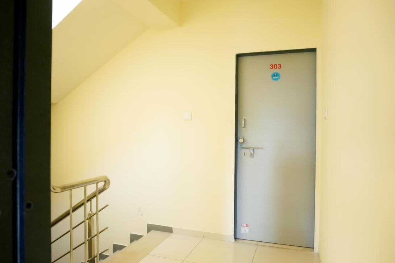 Hotel Nova Sk Rajkot Buitenkant foto